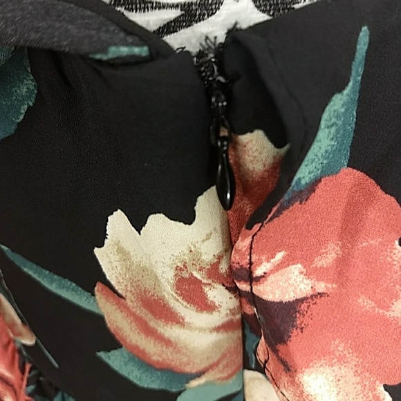 🔥5/$30🔥👗🌹 woman's floral mini dress 🌹👗 - Picture 6 of 7